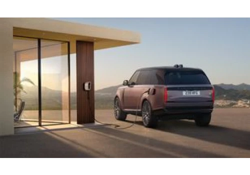 Range Rover doczekał się wersji na prąd. Ma wielki akumulator i zaskakująco niezły zasięg