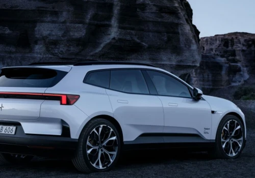 Oto Polestar 4 w wersji SUV. Jest przestronniejszy i ma 630 km zasięgu
