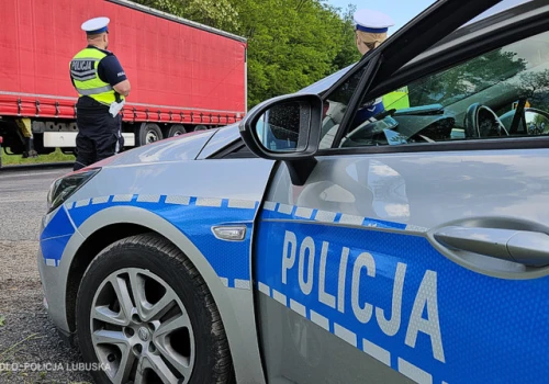 Policjant zdradza, na co zwraca uwagę, wybierając auto do kontroli. Sześć „czerwonych flag”
