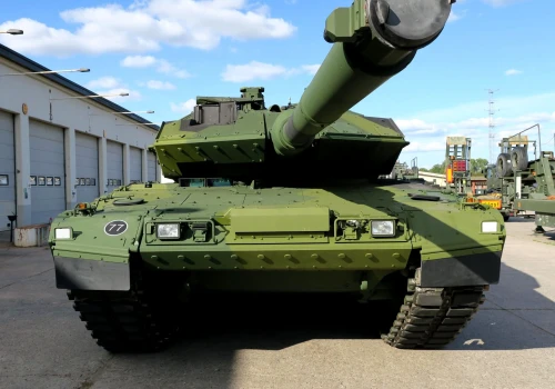 Pierwszy zmodernizowany czołg Strv 123A już w Szwecji
