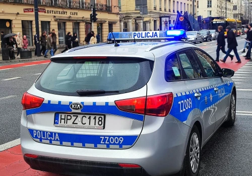 Policja obstawia okolice szkół w Warszawie. Specjalne kontrole potrwają do 4 września
