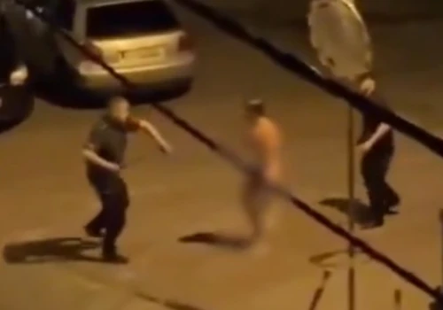 Goły Ukrainiec biegał po polskim mieście
