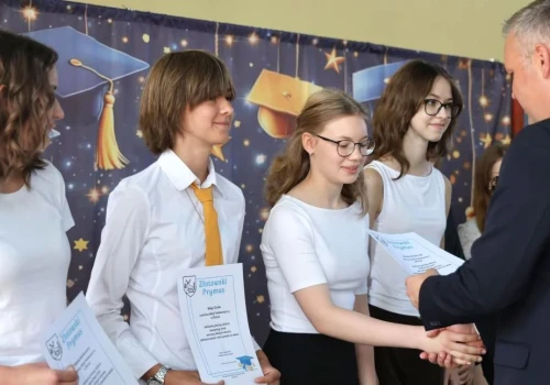 Złotów podnosi poprzeczkę uczniom!