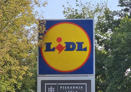 Lidl odpala kolejną petardę. Masło za 1,49 zł, mleko za 0,99 zł. Takich cen dawno nie było