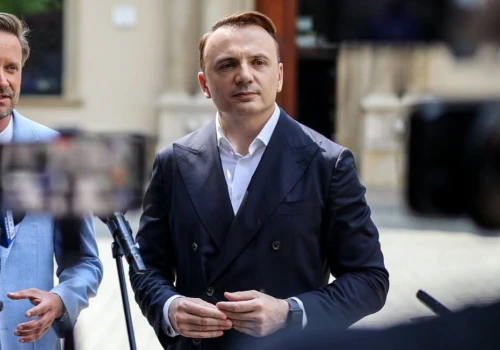 Gibała mobilizuje przed złożeniem podpisów. Dziś jego biuro czynne aż do północy