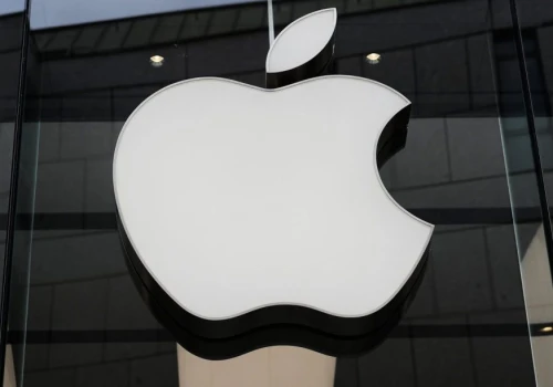 Apple uległo Trumpowi i zmieniło nazwę jeziora Ontario