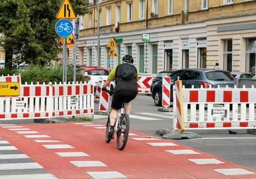 Kierowca czy rowerzysta? W tej sytuacji pierwszeństwo może zaskoczyć