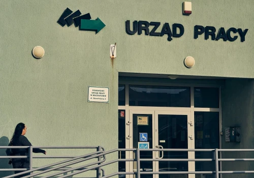 Tylko jeden kraj UE wyprzedza Polskę. Dane o bezrobociu mają jednak drugie dno