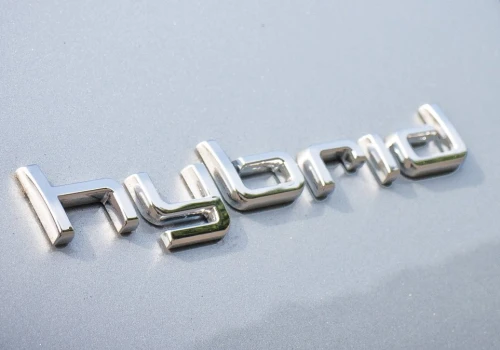 Te hybrydy lepiej omijać. Naprawa bywa droższa niż auto