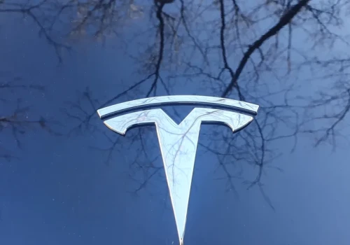 Tesla między wzrostem a spadkiem. Europa pokazuje, jak trudny jest dziś rynek EV