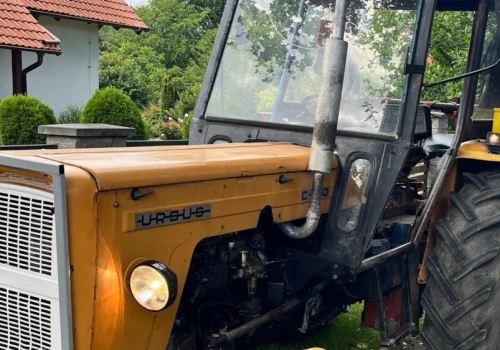 Traktorzysta na podwójnym gazie zatrzymany. W kabinie wiózł 4-letniego syna