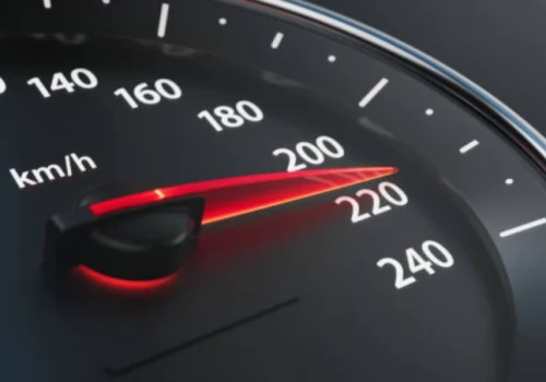 Przekroczył prędkość prawie o 100 km/h!
