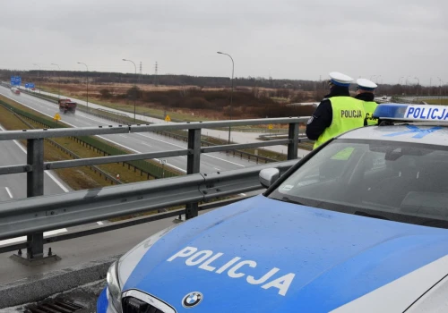 Utrudnienia na A4 pod Rzeszowem. Samochód uderzył w bariery, zablokowany pas ruchu