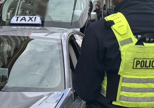 Policja kontrolowała kierowców taxi w Krakowie. Padło prawie 200 wykroczeń