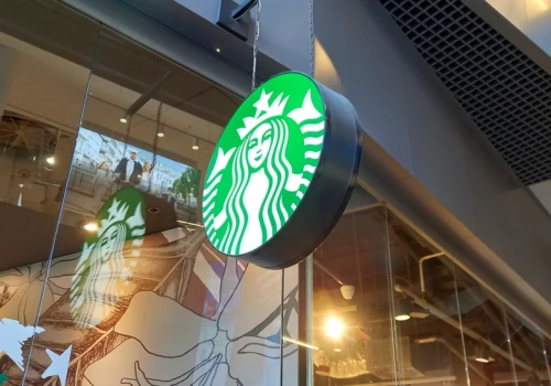Jesienny hit wraca do Starbucks. W menu pojawiły się też nowości