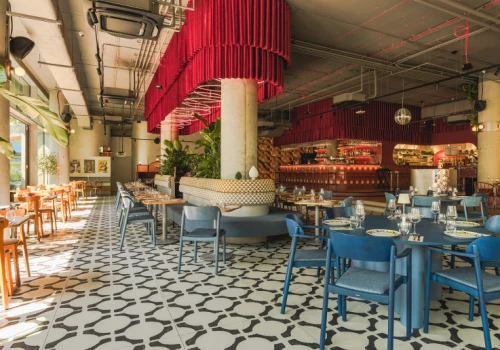 Klimat Italo Disco w Warszawie. Nowa restauracja na gastronomicznej mapie stolicy