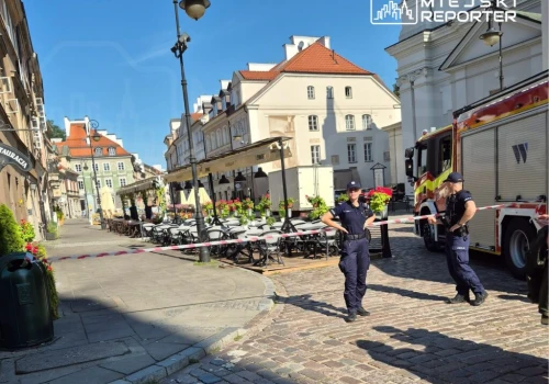 Akcja służb na Starym Mieście. Ewakuowano budynek, zamknięto ulicę