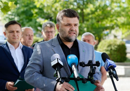 Referendum za 450 tys. zł i polityczna riposta PSL. „Poseł Dziedzic zaprasza europosła Buczka na korepetycje”