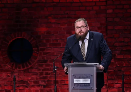 Mieszkanie za 200 zł miesięcznie? Afera wokół dyrektora Muzeum Auschwitz