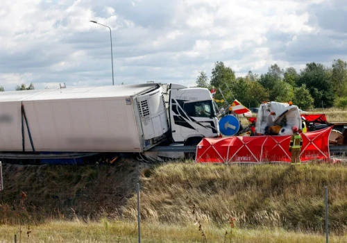 Nowe ustalenia ws. wypadku na A1. Nieoficjalnie: u kierowcy wykryto substancję psychoaktywną