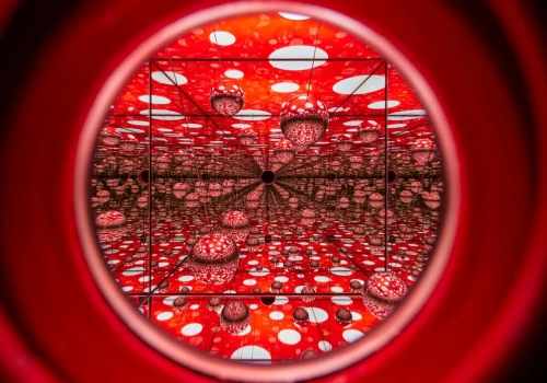 Zostawiła za sobą świat pełen kropek. Wciąż trudno uwierzyć, że Yayoi Kusama odeszła