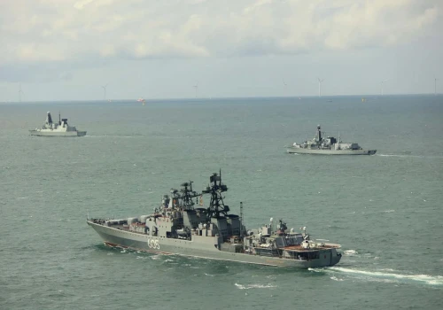 Royal Navy przez trzy dni monitorowała aktywność rosyjskich okrętów i statków