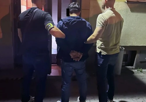 Zatrzymano imigranta, który onanizował się na przystanku