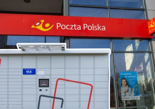Poczta Polska wraca do gry o Orlen Paczkę. Raz już się na tym przejechała