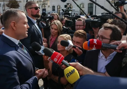 Bluzgi na antenie. Te słowa naprawdę usłyszeli widzowie TVP w likwidacji