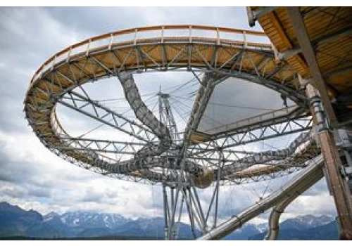 Krynica-Zdrój, Muzeum Witrażu w Krakowie i SkyWalk Serce Poronina. Mają szansę zostać Cudem Polski 2026 National Geographic