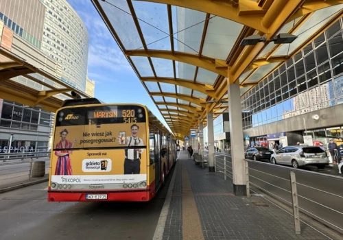 Autobusem do pociągu na jednym bilecie. Ministerstwo ma plan dla miast powiatowych