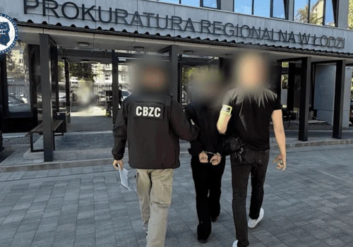 Przejmowali profile i wyłudzali kody BLIK. CBZC rozbiło groźny gang