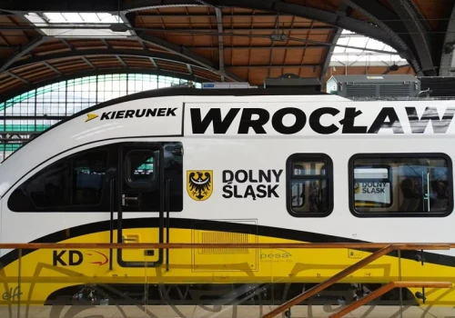 Pociągiem KD w mniej niż godzinę z Kłodzka do Wrocławia