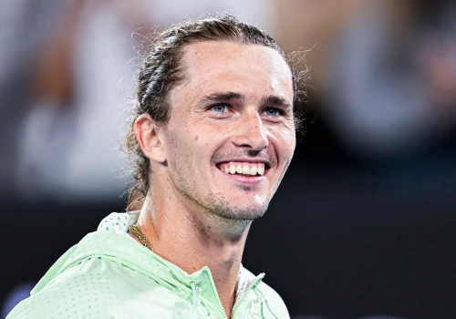 Zverev zdejmuje koszulkę po drugim z rzędu zwycięstwie w pięciu setach na US Open