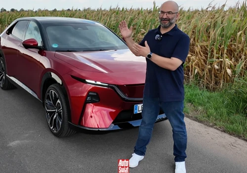 Jeździłem nową Mazdą CX-6e. Ten detal zdradza jej prawdziwe pochodzenie