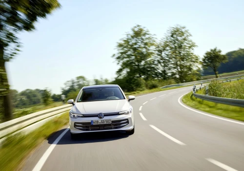 Hybryda nie musi być droga o czym przekonuje Volkwagen