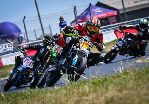 Finałowe wyścigi na Autodromie Słomczyn. Kto wywalczy tytuły w Pit Bike Supermoto?