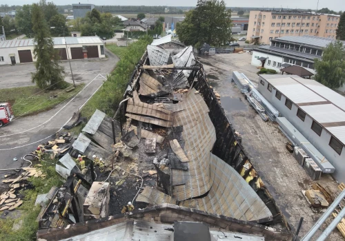 Pożar hali zakładu produkcyjnego w Radzyniu Podlaskim