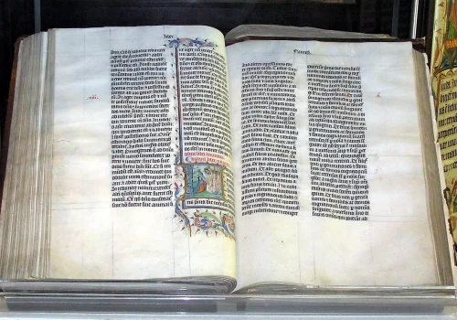 Biblia nie od początku wyglądała tak jak dziś. O jej kształcie decydowano przez stulecia