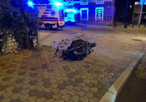 Pijany uciekał z pasażerami na skradzionym motocyklu