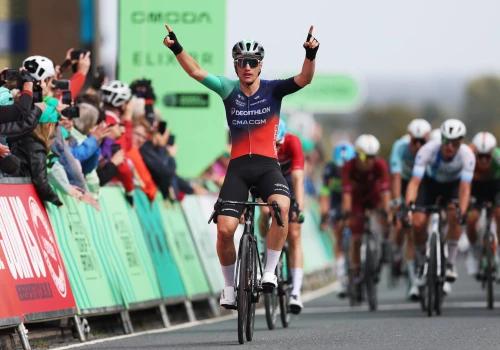 Tour of Britain 2026: Olav Kooij pokonuje Tima Merliera