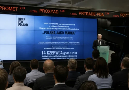 5 × POLSKA. PROJEKT, KTÓRY 15 LAT TEMU MÓWIŁ: POLSKA NIE POTRZEBUJE PROMOCJI. POTRZEBUJE STRATEGII