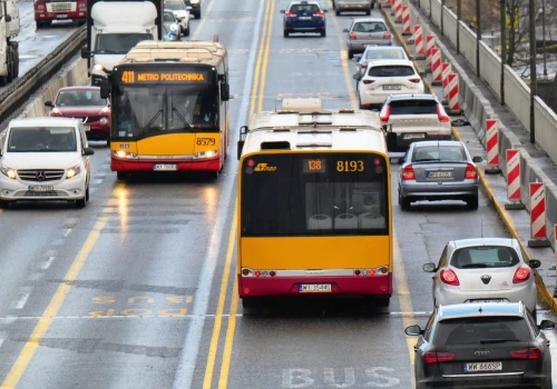 DOP i MTON na buspasie. Kierowcy często mylą te skróty, za błąd grozi mandat i punkty