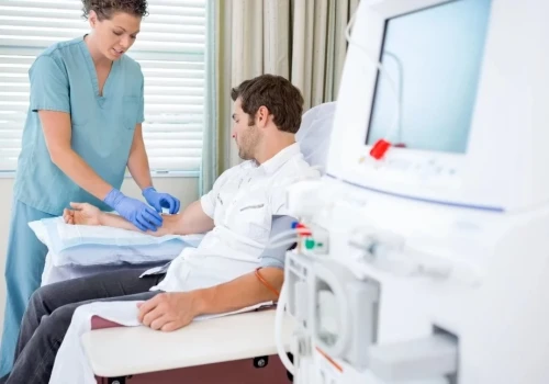 Niższa śmiertelność, wciąż ograniczony dostęp. Nowe dane o HDF z badania obejmującego 19,5 tys. pacjentów