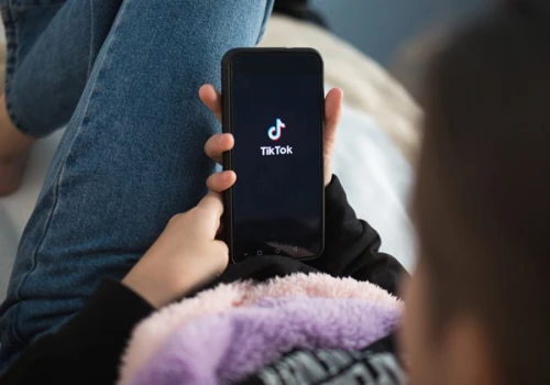 TikTok ukrywa dokument na temat bulwersującego testu. 
