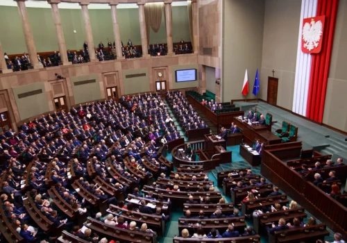 Fala komentarzy po szczekaniu w Sejmie. „Polityczna degradacja i upadek PiS”