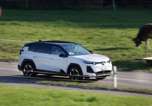 680 km bez ładowania. Citroën wprowadza najmocniejszego ë-C5 Aircrossa z akumulatorem 97 kWh, ale nie w Polsce