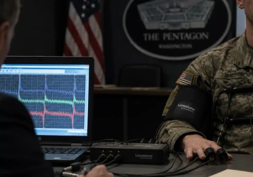Pentagon szuka kreta. 50 wojskowych trafiło na wariograf po wycieku tajnych danych