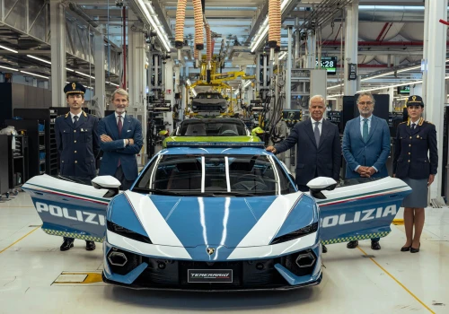 Temerario i Polizia Stradale, czyli 920-konna lodówka na kołach