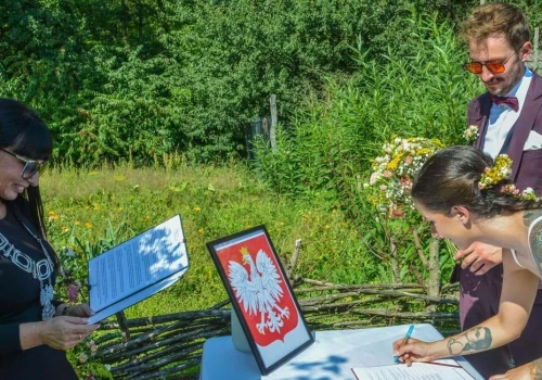 Śluby po nowemu: Wszędzie, byle nie przed ołtarzem